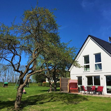 Ferienhaus Sommerbrise, Hof Zur Sonnenseite Fehmarn, 4 Sterne ภายนอก รูปภาพ