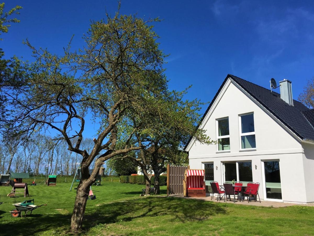 Ferienhaus Sommerbrise, Hof Zur Sonnenseite Fehmarn, 4 Sterne ภายนอก รูปภาพ